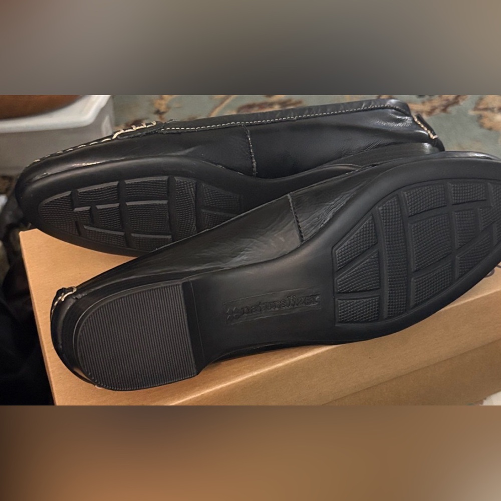 Naturalizer Heaven Women's Black Patent Leather Loafer Flats size 9.5 - Picture 3 of 5